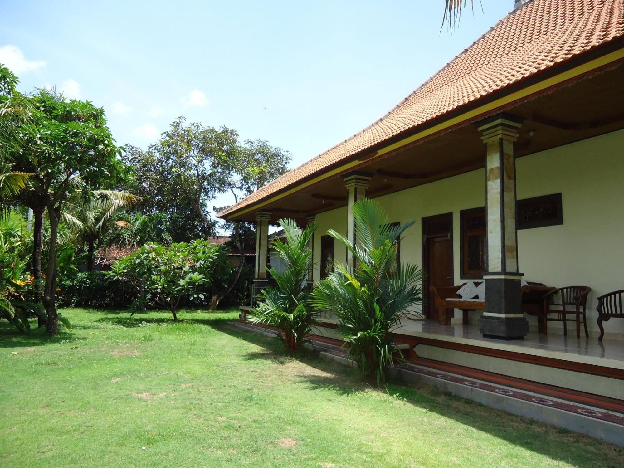Pande Homestay Canggu Buitenkant foto