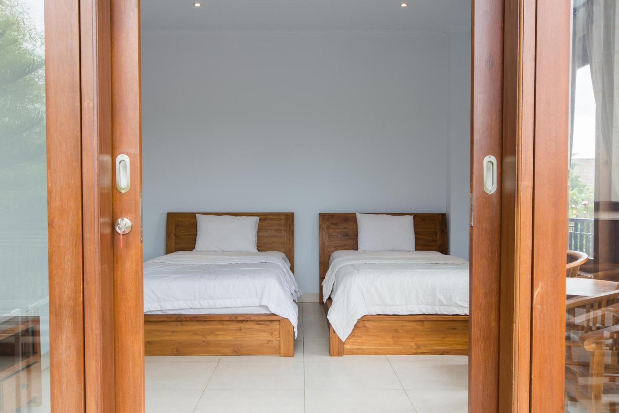 Pande Homestay Canggu Buitenkant foto