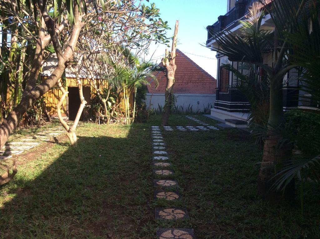 Pande Homestay Canggu Buitenkant foto