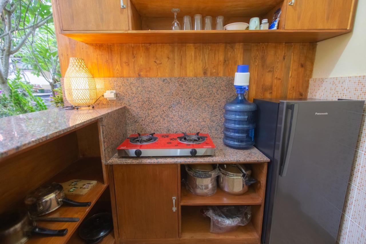 Pande Homestay Canggu Buitenkant foto